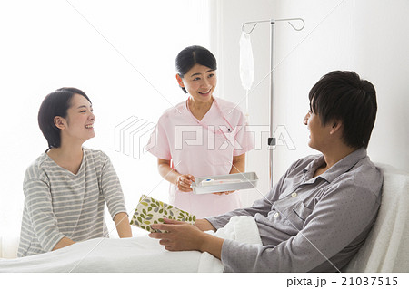 入院中の男性　 21037515