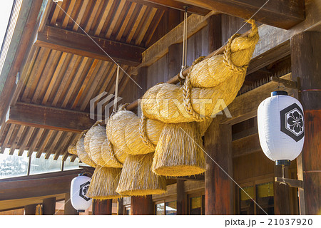 出雲大社拝殿しめ縄 21037920