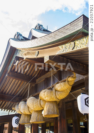 出雲大社拝殿しめ縄 21037921