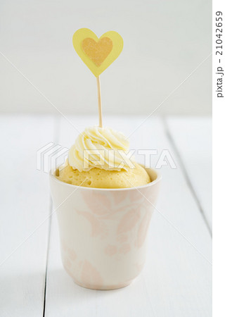 Mug cake 21042659