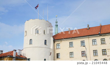 Riga caslte & Latvia flag,president place,Latvia Riga caslte & Latvia flag,president place,Latvia 21045448