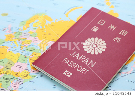 パスポートを持って海外へ行こう！ Let us go abroad!! 21045543