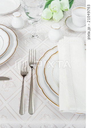 Elegance table setting 21049763