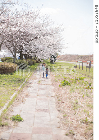 6 years old　&　1 year old 21052648