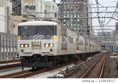 上野東京ラインで試運転をする185系電車 21063817