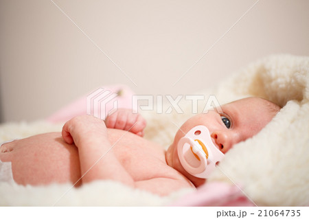 Little newborn baby girl 21064735