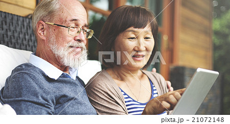 Couple Bonding Relationship Leisure Digital Device Concept Couple Bonding Relationship Leisure Digital Device Concept 21072148