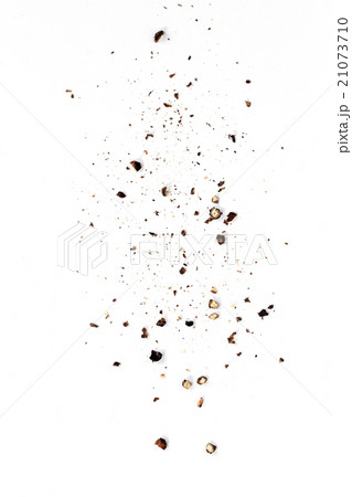 Sifting black pepper 21073710