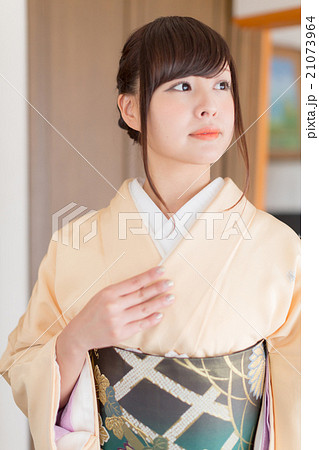 How to dress in kimono 21073964