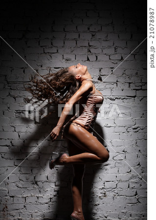 Sexy beautiful dancer Sexy beautiful dancer 21078987