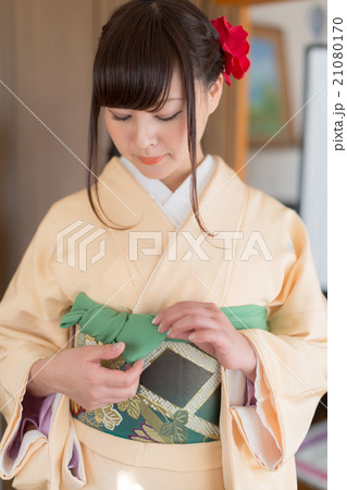 How to dress in kimono 21080170