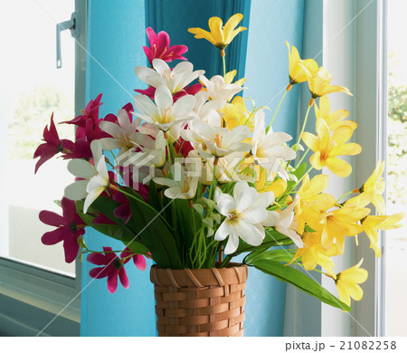 Plastic flowers Plastic flowers 21082258