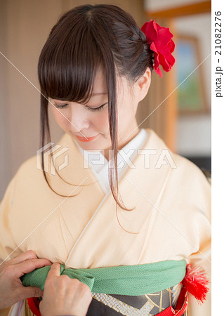 How to dress in kimono 21082276