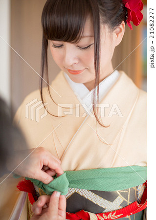 How to dress in kimono 21082277