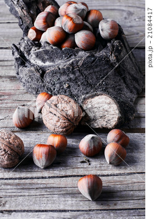 walnuts with hazelnuts walnuts with hazelnuts 21084417