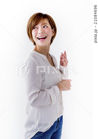 20代後半の女性 20代後半の女性 21084696