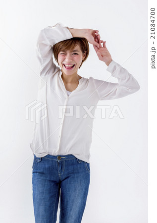 20代後半の女性 20代後半の女性 21084700