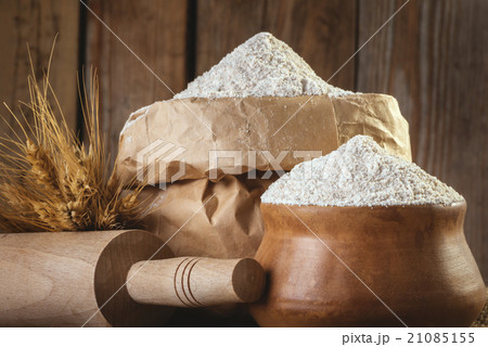 Natural, organic, wholegrain wheat meal in Natural, organic, wholegrain wheat meal in 21085155