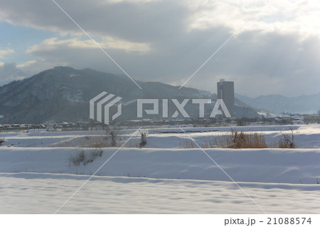 上山の冬景色 21088574