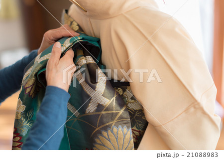 How to dress in kimono 21088983