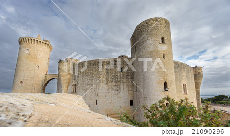 Bellver Castle in Majorca, wide angle Bellver Castle in Majorca, wide angle 21090296