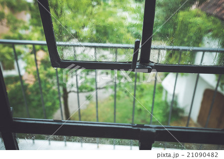 窓 21090482