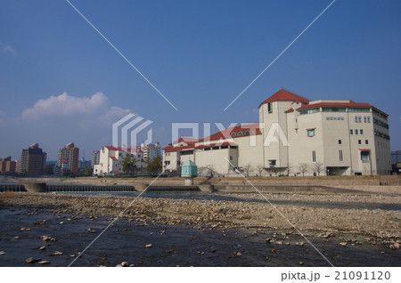 宝塚大劇場と武庫川 21091120