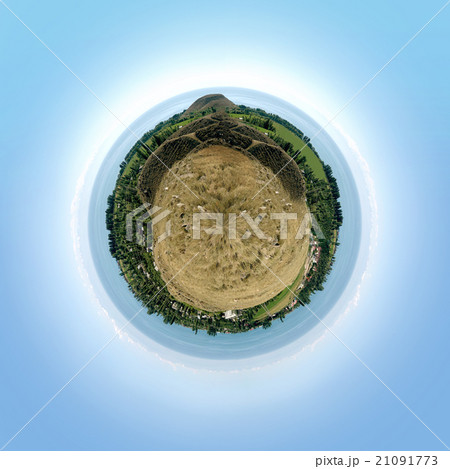 Spherical panorama with mountains and lake 21091773