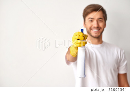 Time to clean up. 21093344