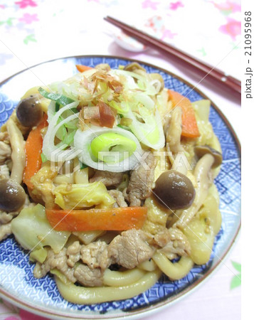 自家製の具沢山の焼きうどん 21095968