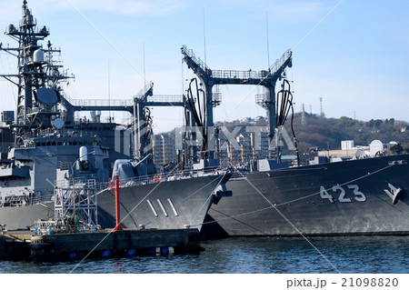 護衛艦おおなみ・補給艦ときわ 21098820