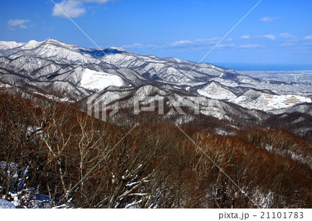 冬の盤渓山から見る札幌周辺の山並み 21101783