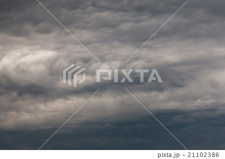 Dark Ominous Sky 21102386