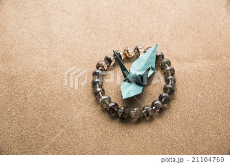 a green crane in power stone bracelet 21104769