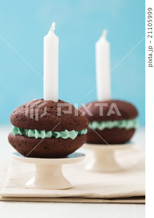 Chocolate whoopie pies 21105999