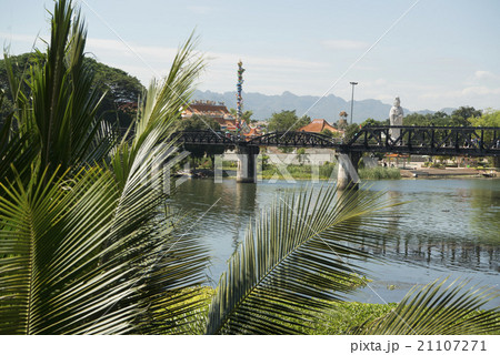THAILAND KANCHANABURI DEATH RAILWAY BRIDGE 21107271