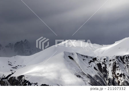 Sunlight mountains with snow cornice Sunlight mountains with snow cornice 21107332