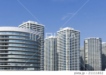 横浜 みなとみらい21 高層マンション群 快晴 青空 横浜 みなとみらい21 高層マンション群 快晴 青空 21111832