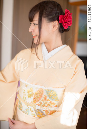 How to dress in kimono 21111906