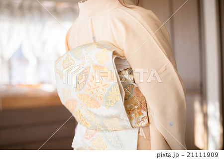 How to dress in kimono 21111909