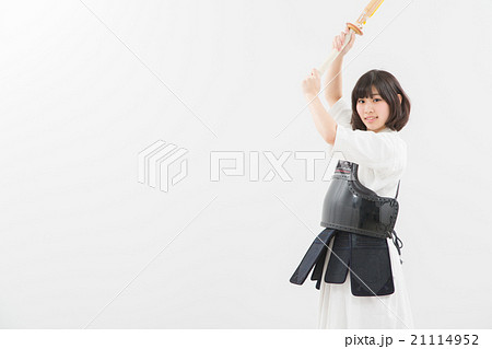 剣道をする女性の写真素材