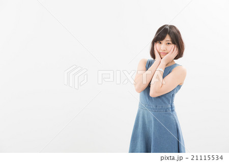 ワンピースの女性 ワンピースの女性 21115534