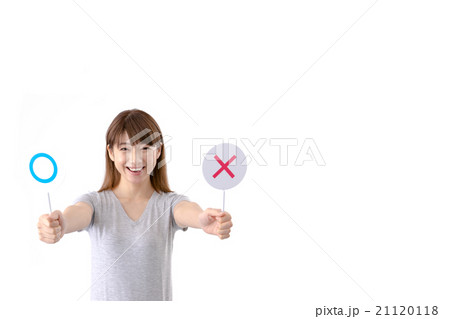 若い女性（○×棒） 21120118