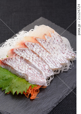 おいしい真鯛のお造り（塩〆） 21124724