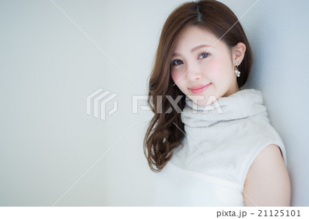 明るい女性 21125101