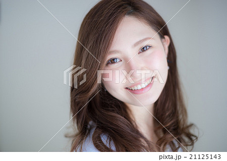 明るい女性の写真素材