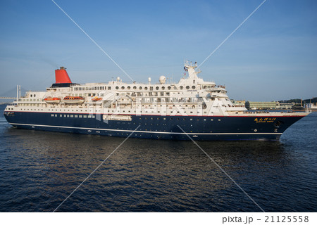 にっぽん丸大さん橋入港 21125558