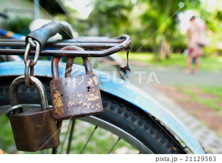 latch, lock, padlock latch, lock, padlock 21129563