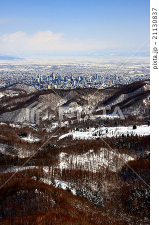 冬の盤渓山から見る札幌市街地と石狩平野 冬の盤渓山から見る札幌市街地と石狩平野 21130837