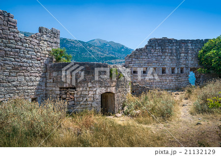 Old fortress of Sutomore round tower 21132129